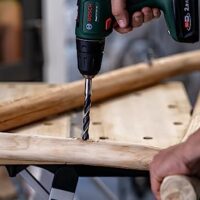 Bosch Holzspiralbohrer mit 4 mm Durchmesser, hochwertiges Werkzeug für Heimwerker und Profis, Weich- und Hartholz geeignet, Zentrierspitze und Schulterschneider für präzises Anbohren