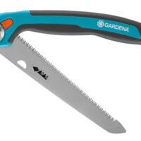 Handliche Garten-Klappsäge aus Qualitätsfederstahl für kleine Sägearbeiten und Outdoor-Aktivitäten, präziser Schnitt, abgewinkelte Griffform