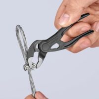 KNIPEX Cobra XS Mini-Wasserpumpenzange, 100 mm, Muttern bis 24 mm, Rohre bis 28 mm, Selbstklemm-Effekt, Rohrzange, EDC