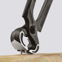 Hochwertige KNIPEX Kneifzange aus hochkarätigem Stahl, schwarz atramentiert, 160 mm lang und ideal für verschiedene Anwendungen im Heimwerken und in der Handwerkstatt geeignet.