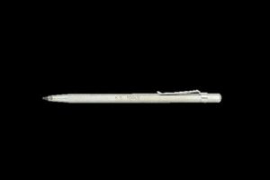 Hartmetall Reißnadel 6-Kant, 145mm lang und 5mm breit, ideal zum Anreissen von Metallteilen mit gerader Form und Hartmetallspitze.