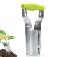 Einfacher Zwiebelpflanzer mit Auslöseautomatik und Tiefenskala für Blumenzwiebeln - praktisches Werkzeug für jeden Gartenliebhaber