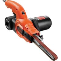 BLACK+DECKER Bandschleifer KA900E-QS mit vielseitigen Einsatzmöglichkeiten zum Säubern von Schlüssellöchern, Gestalten von Holz und Schleifen gewebter Flächen und Klingen. 350W-Motor und schmale Schleifarm für gute Materialabtragung.