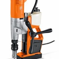 FEIN Kleine und hubstarke 1-Gang-Universal-Magnet-Kernbohrmaschine KBU 35 MQW bis 35 mit Rechts-/Linkslauf, höchster Funktionalität für flexible Arbeiten auf der Baustelle