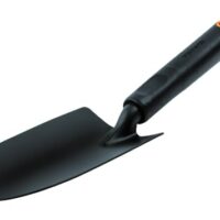 Ergonomische Blumenkelle für harte Böden mit langlebiger Stahlkopf und Kunststoffgriff, ideal zum Graben und Aufbrechen hartgebrannter Klumpen.