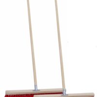 Hochwertiger Straßenbesen mit wählbarer Breite, PVC-Borsten und Metall-Stielhalter für die Reinigung von Straßen, Dörfern, Höfen und Gärten.