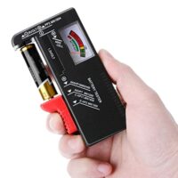 Praktischer Batterietester für den Alltag - einfache Überprüfung des Reststands von AA, AAA, C, D, 9V Block- und Knopfbatterien