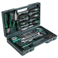 Robuster Werkzeugkoffer mit 47 verschiedenen Werkzeugen, inklusive Schlosserhammer und Bandmaschine, perfekt für den Heimwerker