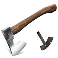 Hochwertige Wikinger Axt für Outdoor-Survival mit Lederholster und karbonisiertem Holzgriff, ideal für Camping und Wandern.