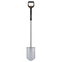 Fiskars Teleskop-Spaten mit verstärktem Borstahl-Blatt für schwere, steinige Böden und perfekte Ergebnisse bei Wurzel- oder Rasenstechen.