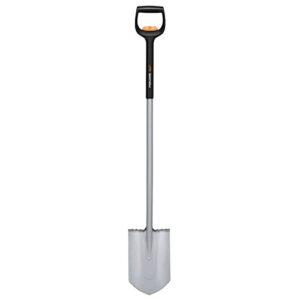 Fiskars Teleskop-Spaten mit verstärktem Borstahl-Blatt für schwere, steinige Böden und perfekte Ergebnisse bei Wurzel- oder Rasenstechen.