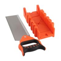 Hochwertige Gehrungslade aus Kunststoff, 29,2 cm lang, mit integrierter 46 cm Rücksäge und drei Schnittwinkeln (22.5°/45°/90°) für professionelle Holzbearbeitung, Dekoration und Handwerkskunst
