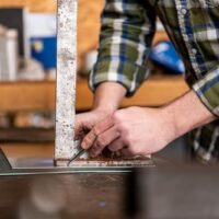 HAZET Reißnadel 2150-1 mit praktischem Befestigungsclip - zum Anreißen von Metallen und Werkstoffen mit glatten Oberflächen, 150mm lang, stabiles Hartmetall für langlebigen Einsatz
