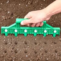 HH LIFE Seed Dibber mit Kalibrierung, Samenpflanzset, Blumenzwiebel Pflanzholzwerkzeuge, Blumenzwiebelsatz aus Grün, hochwertiges Werkzeug für die Pflanzung von Samen mit 12 Zoll langem Griff und 12 abnehmbaren Stiften.