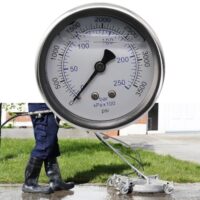 Ein Hochdruckreiniger-Manometer mit einer Präzisionsmessung von 250 Bar und 3500 Psi für Hochdruckreiniger mit M14 x 1,5 Gewinde.