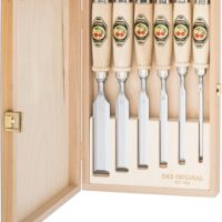 Hochwertiges 6-teiliges Werkzeugset für Heimwerker und Profis, bestehend aus langen Stechbeiteln mit weißen Büchsenheften im Holzkasten, ideal für Holzverarbeitung wie Schneiden, Bearbeiten und polieren von Holzbrettern oder Bauteilen