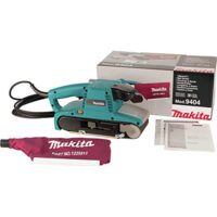 Bild des Makita 9404 Bandschleifers mit automatischer Schleifbandzentrierung und Profigehäuse für Entfernung von Flecken auf Böden und Wänden, Entrosten von Stahlblechen oder Entfernen von alter Farbe