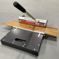 Professionelles Vinyl-Bodenbelag-Schneideinstrument mit hoher Präzision und leichter Bedienung für Verlegung von LVT, VCT, PVC, LVP, WPC und Vinyl-Plank-Böden.