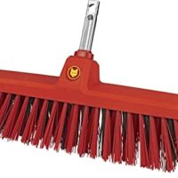 Hochwertiger Straßenreinigungswerkzeug mit x-förmig angeordneten Borsten und verschiedenen Materialien für eine schnellere Reinigung von Gehwegen und Straßen. Made in Germany.