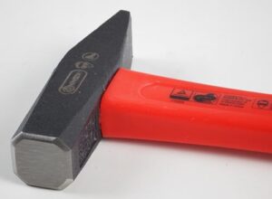 Connex Schlosserhammer mit 300g Kopfgewicht und Glasfaserstiel - Robuster Hammer für Profis und Heimwerker
