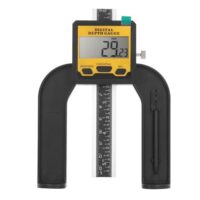Digitaler Höhenmesser mit 0,01 mm Auflösung und magnetischem Fuß für präzise Messungen in der Holzbearbeitung