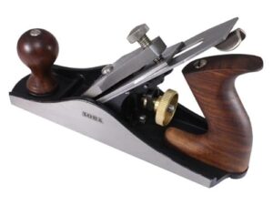 Professioneller Handhobel für Holzbearbeitung mit 50 mm Klinge und 250 mm Länge. Ergonomischer Holzgriff, abnehmbares Schneidmesser und hohe Präzision.