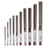 Set aus 10 Handreibahlen, bestehend aus Kohlenstoff-Werkzeugstahl mit hoher Härte und Haltbarkeit. Ideal für diverse Anwendungen wie handwerkliche Verarbeitung und Bohrungsbearbeitung.