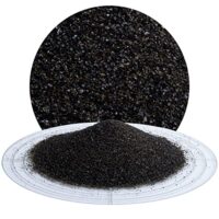 Strahlmittel für die Bearbeitung von Oberflächen, mineralisch und synthetisch, hohe abrasive Wirkung, geeignet für Beton, Keramik, Holz, Stahl, Metall und beschichtete Oberflächen.
