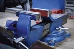 Schraubstock-Schutzbacke aus Aluminium, Breite 125 mm, 2-teilig, mit Magnet und Kunststoffauflage für sichereres Einspannen empfindlicher Werkstücke wie Aluminium, Kupfer und andere Metalle.