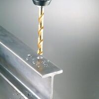 Professioneller Metallbohrer von Bosch mit Titan-Nitrid-Beschichtung für schnelles und effizientes Bohren in der Heimwerker- und Handwerksbranche.