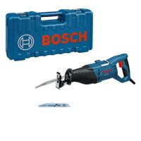 Bosch Professional Säbelsäge GSA 1100 E mit Leistung von 1100 Watt und zwei verschiedenen Säbelsägeblattern für Holz und Metall. Komfortabel und sicher mit integriertem LED-Lichtpunkt.