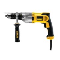 Die DEWALT D21570K ist eine hochwertige Bohrmaschine, perfekt für verschiedene Arbeiten in Beton, Holz und Metall geeignet. Mit einem Motorleistung von 1.300 Watt bietet sie genügend Kraft, um selbst schwierigste Aufgaben zu meistern.
