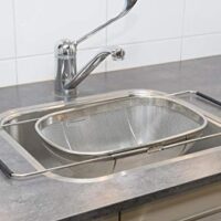 Edelstahl Abtropfsieb für Spüle mit Griffen, ausziehbar, 33x23,5x10cm groß, ideal für täglichen Gebrauch im Haushalt oder in der Küche, hochwertiges Edelstahl