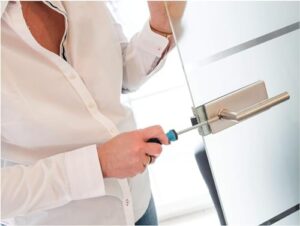Bit-Halter mit Sechskantabtrieb 6,3, 210 mm Länge, vielseitig und flexibel einsetzbar, magnetisch, rutschfester 3-Komponenten-Griff für hohe Kraftübertragung