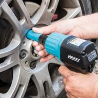 HAZET Steckschlüsselsatz 903SLG-17 mit 12,5 mm Vierkantantrieb und Kunststoffhülse für materialschonende Radmontage bei Reifen mit Alu-Felgen