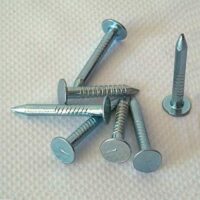 Hochwertige verzinkte Schindelnägel aus Stahl, ideal für Dachschalung und hoch haltbar.