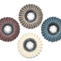 Set mit insgesamt 4 Stück 125mm Polierfächerscheiben. Je 1x Fein/Fine, Mittel/Medium, Grob/Coarse und Filz Polierfächerscheibe. 22.23mm für Winkelschleifer
