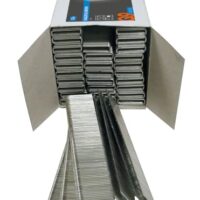 Verzinkte Nagler-Klammern 13 mm aus Stahl für Tischlerarbeiten und Möbelmontage, hohe Anwenderfreundlichkeit und langfristige Lebensdauer.