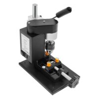 Mini Tischbohrmaschine mit 8000 Umdrehungen pro Minute, Bohrhub von 50 mm und 7 Geschwindigkeiten für stabile Futter in Holz, Metall und Kunststoff.