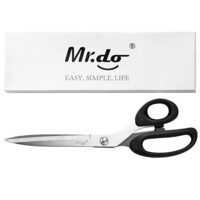 Professionelle Stoffschere mit langen Klinge, ideal für das Schneiden von Stoffen, Papier und anderen Materialien. Hochwertige Edelstahlklingen und ergonomischer Griff.