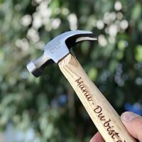 Personalisierter Hammer Holz mit Gravur Namen, ideal zum Zimmern und Schrauben, einzigartiges Geschenk für Geburtstage, Vatertag oder Valentinstag