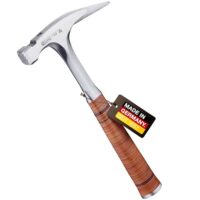 Picard Ganzstahl-Latthammer mit korrosionsgeschütztem Material und ergonomischem Ledergriff für effiziente Arbeit bei optimaler Balance und Handhabung.