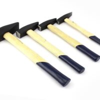 Einsetzbarer Schlosserhammer Satz mit verschiedenen Gewichten (100g, 200g, 300g und 500g) und einem stabilen Holzstiel