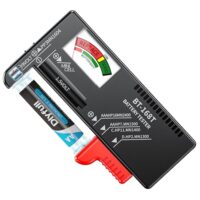 Batterietester mit Magnet-Halterung für präzises Messen von AA, AAA, C, D und 9V Batterien - ohne Strom und sofort einsatzbereit