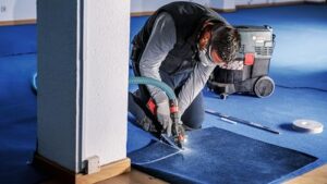 Bosch Teppichmesser PRO ASZ 32 SC, hochwertiges Werkzeug für den Profi und Hobby-Händler, zum Schneiden von Teppichen, Dachfilz und anderen weichen Materialien