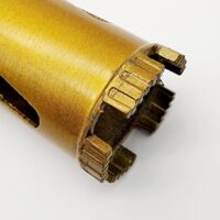 Diamantbohrkrone für effizientes Bohren in verschiedenen Materialien, 450 mm Länge, M22 Regelgewinde-Anschluss und Option für SDS Plus oder SDS MAX Adapter