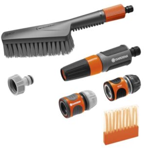 Set zur Nassreinigung kleiner empfindlicher Oberflächen, Waschbürste, Seifenstäbchen und Anschlussarmaturen