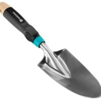 Ergonomische Blumenkelle für Einpflanzen und Umtopfen aus recycelten Materialien mit korrosionsgeschütztem Design
