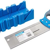Silverline 335464 Gehrungslade mit Säge, hochwertiges Werkzeug für Heimwerker und Handwerker, präzise Bearbeitung von Holz, Metall und anderen Materialien.