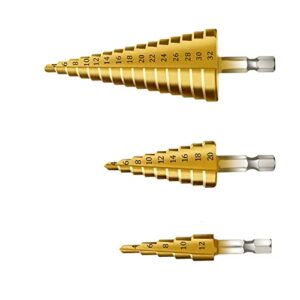 Hochwertiger 3-teiliger Stufenbohrer für Holz und Metall mit Titan-Schaft und verschiedenen Bohrgrößen von 4-12 mm, 4-20 mm und 4-32 mm.